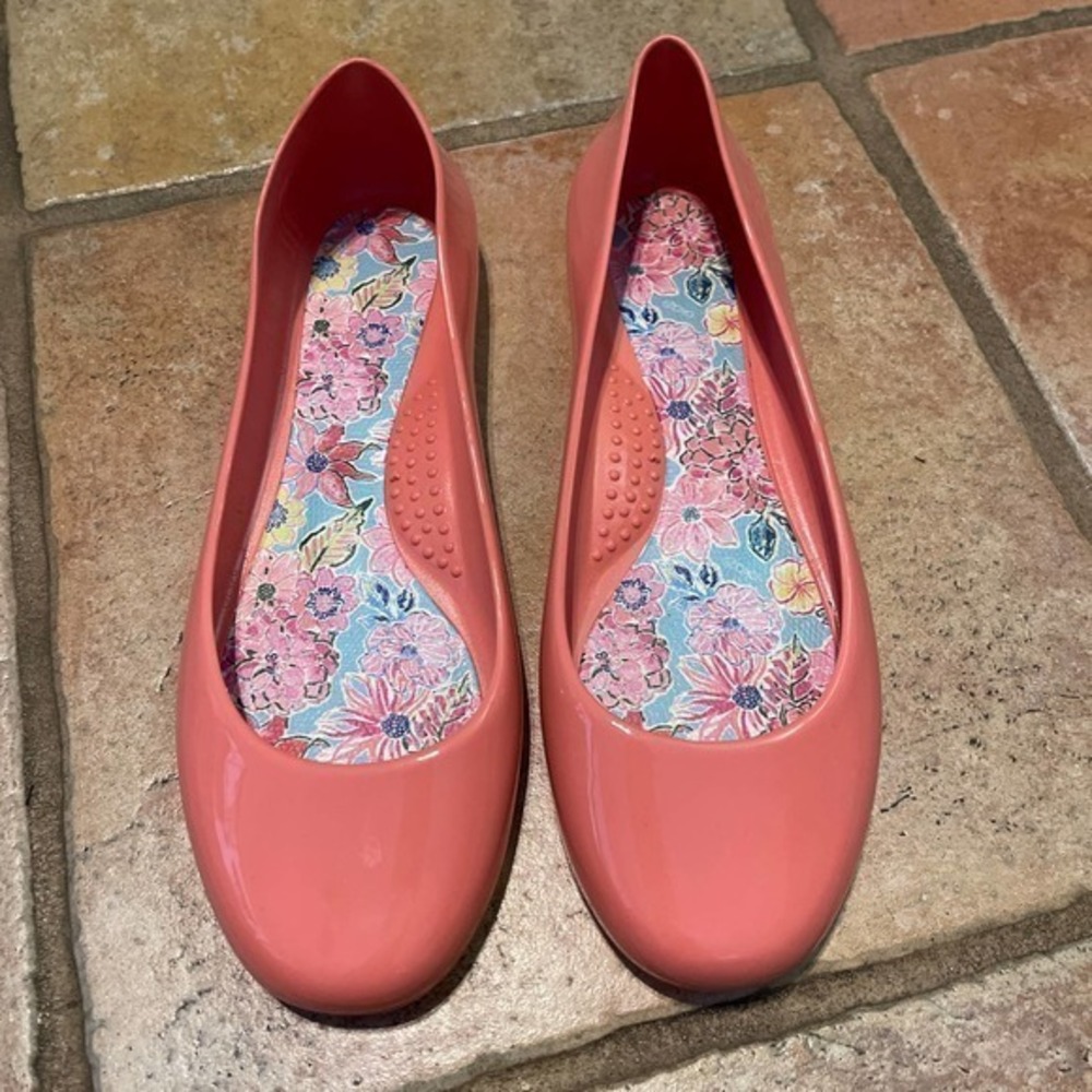 Slip on rubber shoes